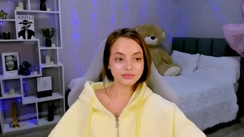 MelanieAlves online show from April 13, 8:36 pm