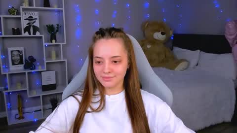 MelanieAlves online show from April 17, 2:31 pm