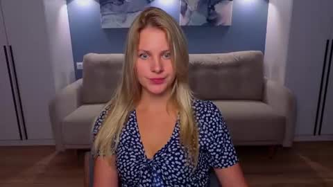 Melanie Bennett online show from July 16, 9:26 am