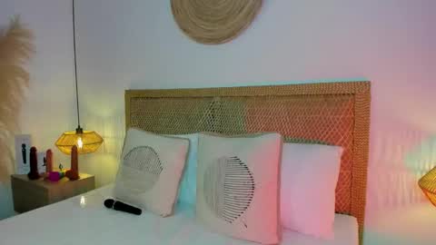 melaniejeann_ online show from February 5, 2:38 am