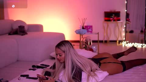 OF melanielexxx online show from February 7, 5:05 pm