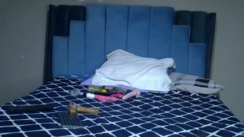 Snapshot of melanin_moon chatting on July 7, 11:31 pm Moon online show from July 7, 11:31 pm
