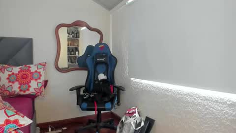 Snapshot of melany_arizaaa chatting on September 28, 6:35 pm melany_arizaaa online show from September 28, 6:35 pm