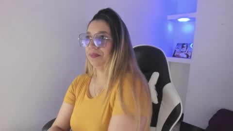 Snapshot of melisa_14 chatting on February 27, 12:16 pm Melisa online show from February 27, 12:16 pm