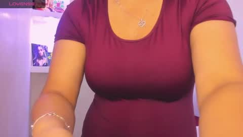 Melisa online show from April 14, 12:00 pm