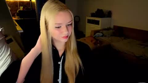 Mel or Lissa 3 Welcome here online show from July 28, 6:53 pm