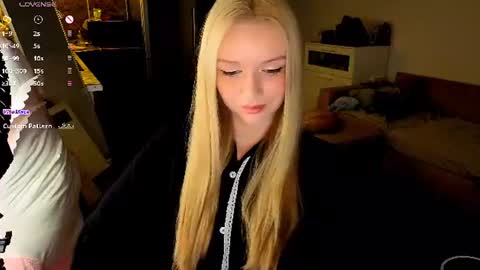 Mel or Lissa 3 Welcome here online show from July 28, 7:39 pm