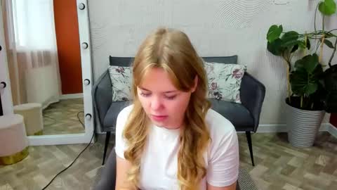 Snapshot of melissa_199 chatting on September 26, 4:27 am Sophia online show from September 26, 4:27 am