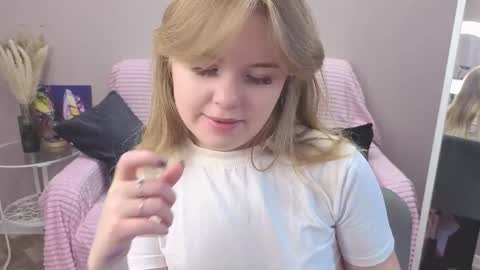 Snapshot of melissa_199 chatting on October 16, 7:09 am Sophia online show from October 16, 7:09 am