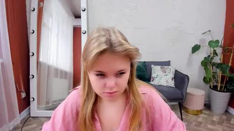 Snapshot of melissa_199 chatting on November 28, 6:27 am Sophia online show from November 28, 6:27 am