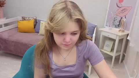 Snapshot of melissa_199 chatting on December 16, 5:34 am Sophia online show from December 16, 5:34 am