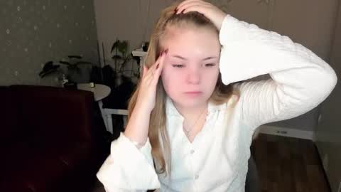 Snapshot of melissa_199 chatting on January 19, 4:38 am Sophia online show from January 19, 4:38 am