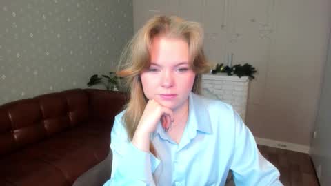 Snapshot of melissa_199 chatting on February 3, 6:22 am Sophia online show from February 3, 6:22 am