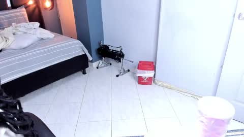 Snapshot of melissa_23_ chatting on November 3, 11:55 am melissa_23_ online show from November 3, 11:55 am