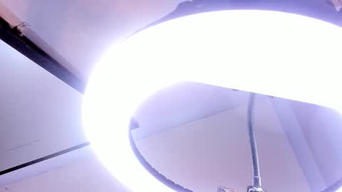 Snapshot of melissa_23_ chatting on February 13, 11:50 am melissa_23_ online show from February 13, 11:50 am