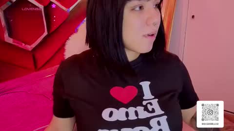 Lissa  online show from March 18, 6:55 pm