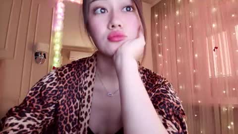Snapshot of melissa_yamazaki chatting on July 13, 4:15 am Lisaa online show from July 13, 4:15 am