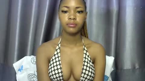 Snapshot of melissah_hot chatting on February 20, 7:32 am melissah_hot online show from February 20, 7:32 am