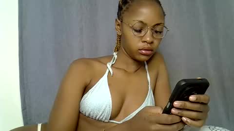 Snapshot of melissah_hot chatting on February 26, 3:38 am melissah_hot online show from February 26, 3:38 am