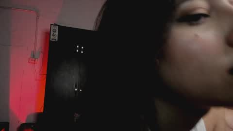 Snapshot of melissaxrose chatting on May 6, 11:10 pm melissa rose online show from May 6, 11:10 pm