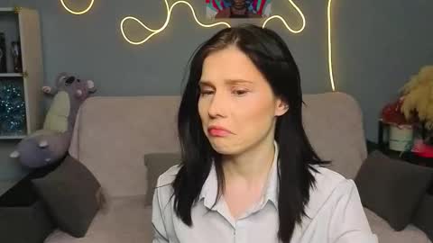 Snapshot of mellhyees chatting on February 5, 5:17 pm mellhyees online show from February 5, 5:17 pm