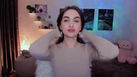 Tessa online show from December 13, 8:47 pm