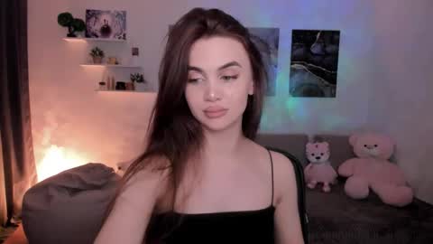 Tessa online show from June 8, 9:59 pm