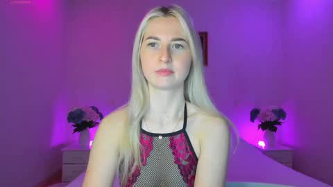 Mellina online show from January 15, 9:30 pm