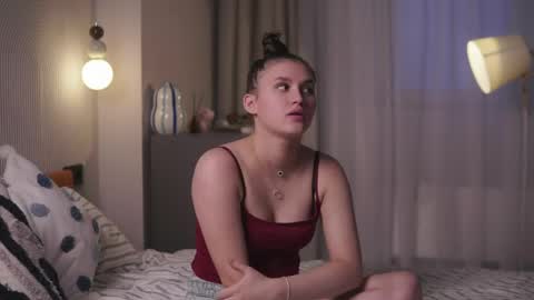 Snapshot of mellisamckeel chatting on April 13, 3:28 pm Lia online show from April 13, 3:28 pm