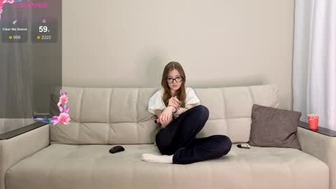 melliscute online show from April 2, 4:48 pm