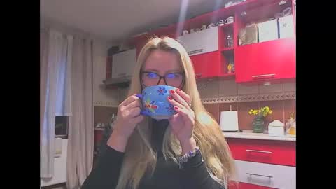 Melly online show from April 2, 5:05 am