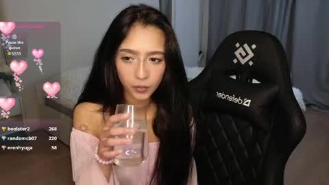 Melly online show from June 8, 1:28 am