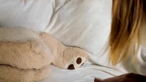 MelMooon online show from March 20, 8:57 pm