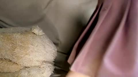 MelMooon online show from March 26, 7:52 pm