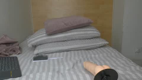 Snapshot of melodi_20 chatting on June 11, 11:41 am Melodi online show from June 11, 11:41 am
