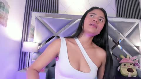 mel  online show from March 27, 8:52 pm