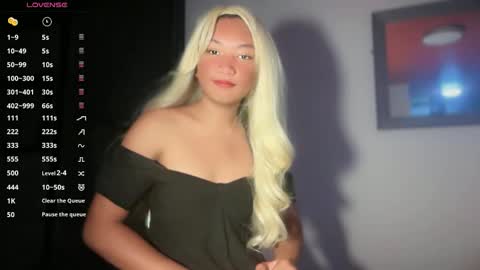 Snapshot of melody_lust chatting on April 2, 12:36 pm melody_lust online show from April 2, 12:36 pm