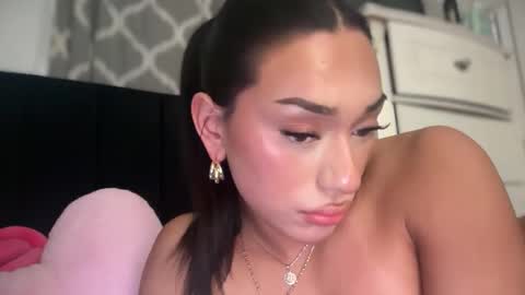 menloveava1 online show from April 12, 7:13 am