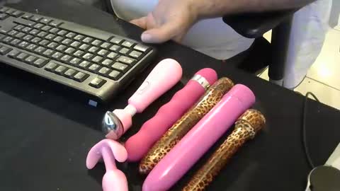 Snapshot of mentosgum chatting on September 28, 7:41 pm mentosgum online show from September 28, 7:41 pm