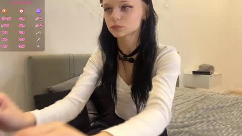 Snapshot of meow3cha chatting on April 13, 5:18 pm meow3cha online show from April 13, 5:18 pm