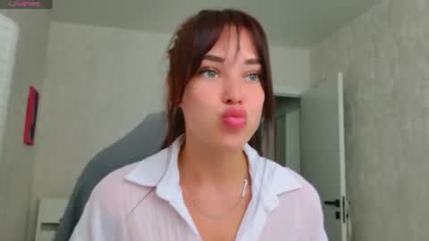 Snapshot of meow_moore chatting on June 23, 5:05 am Megan online show from June 23, 5:05 am