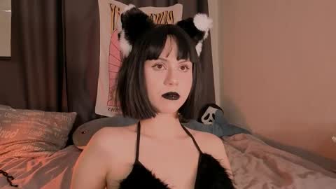 Snapshot of meowmysta chatting on January 11, 8:58 pm mysta at ur service online show from January 11, 8:58 pm