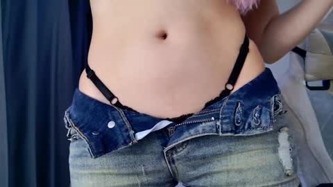 Mia online show from April 7, 5:19 am