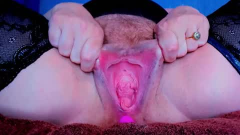 SOPHIE is the queen of squirt online show from March 5, 5:18 am