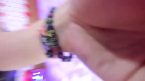 Snapshot of meribeth303av chatting on February 14, 2:08 am meribeth303av online show from February 14, 2:08 am