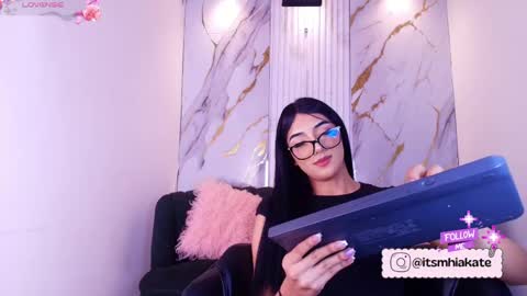 Mhia Kate online show from May 20, 12:11 pm