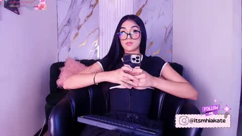 Snapshot of mhia_kate chatting on June 30, 12:17 pm Mhia Kate online show from June 30, 12:17 pm