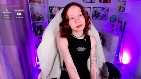 Mia online show from June 20, 11:57 am