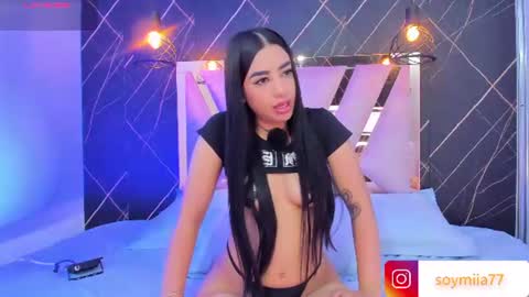 Snapshot of mia77_ chatting on June 12, 12:53 am Mia online show from June 12, 12:53 am