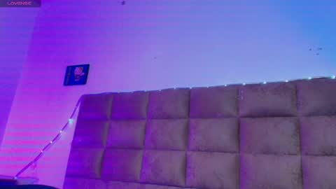 Emi online show from September 29, 7:30 pm